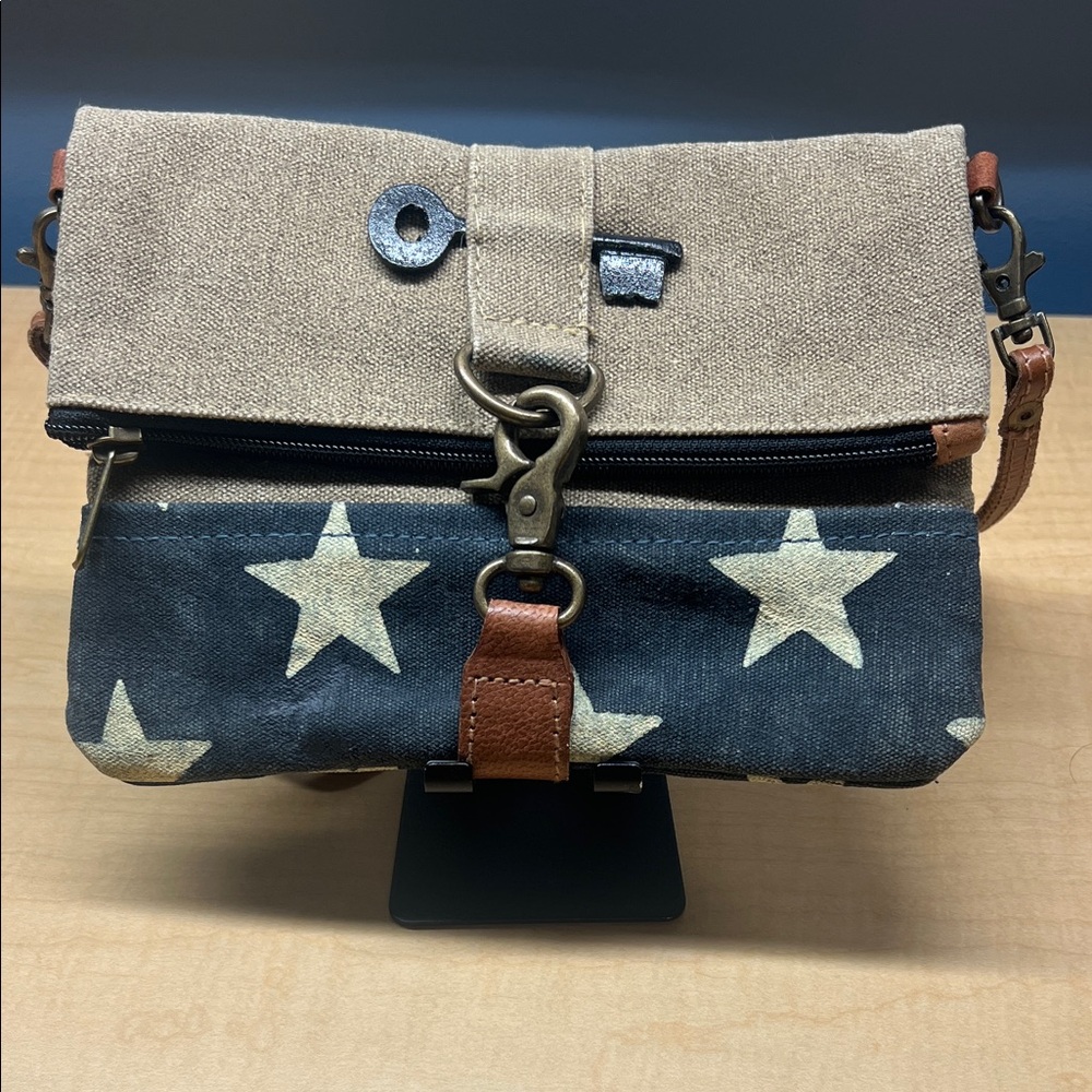 Stylish Tan and Black Star Pattern Bag
